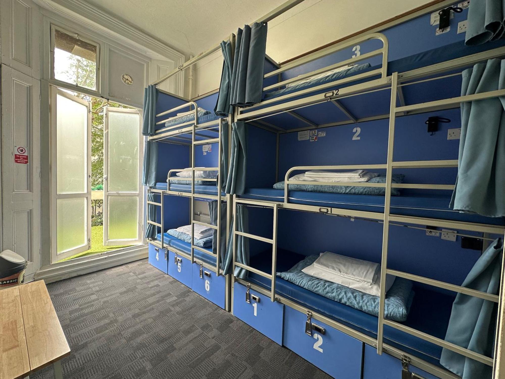 Smart Hyde Park Albergue